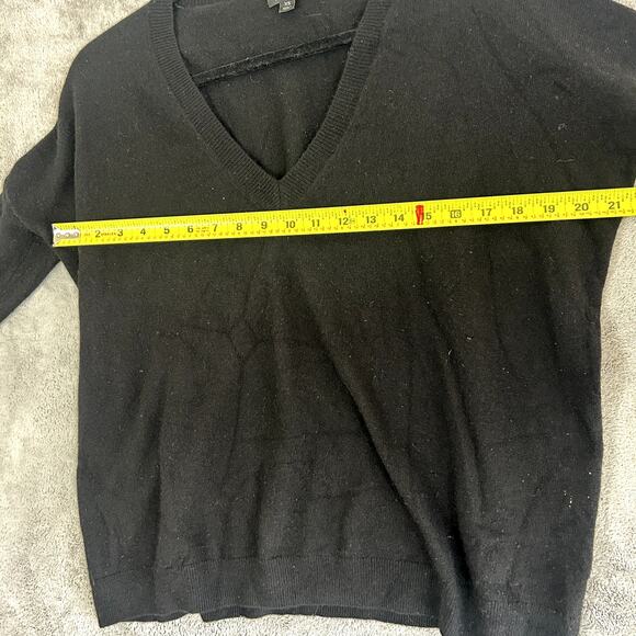 J Crew Women's XS Black 100% Cashmere V-neck Sweater Old Money - Picture 7 of 9